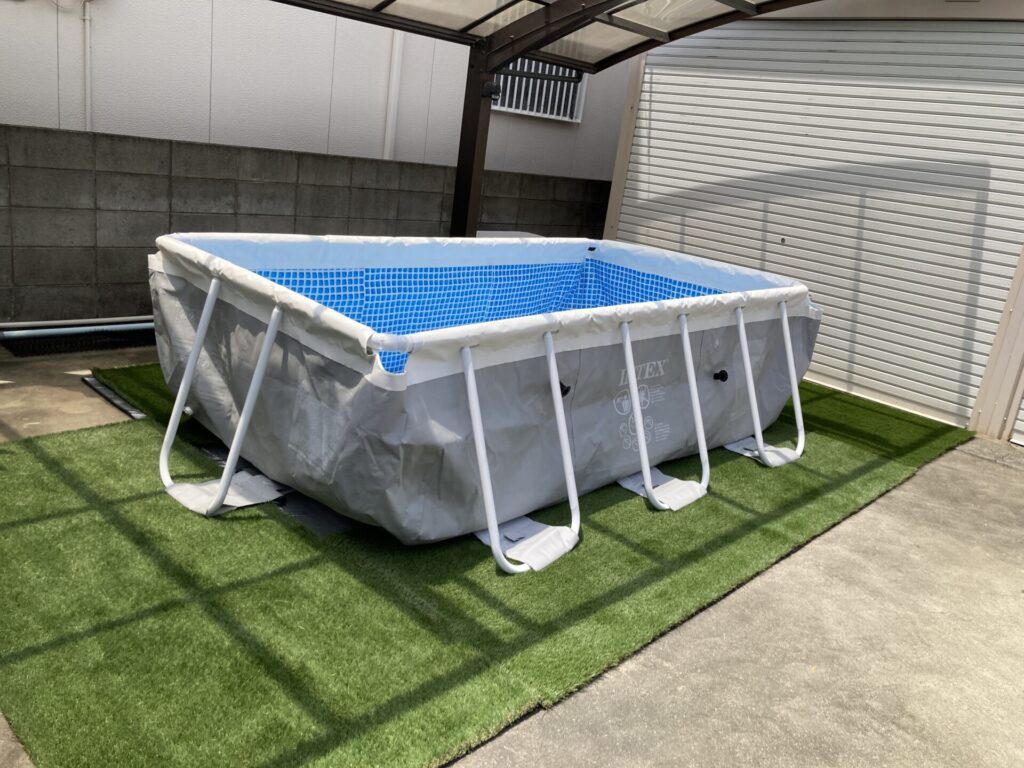人工芝プール