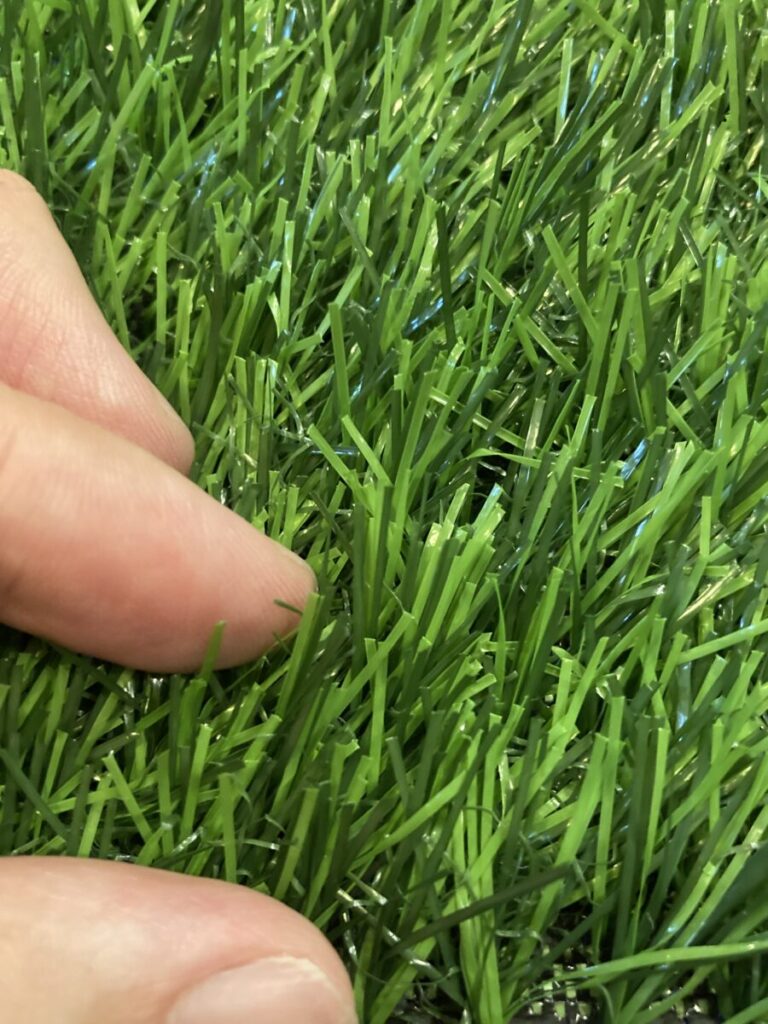 １００均人工芝の形状