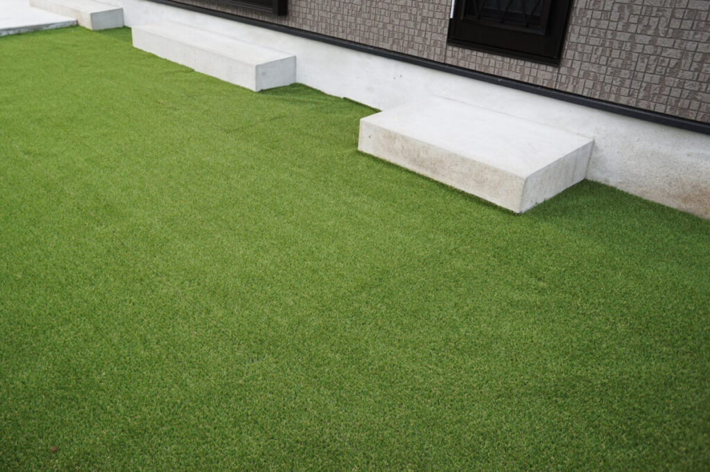 人工芝のお庭