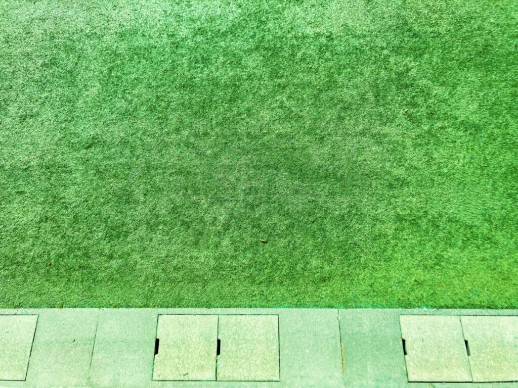 アスファルトにおすすめの人工芝