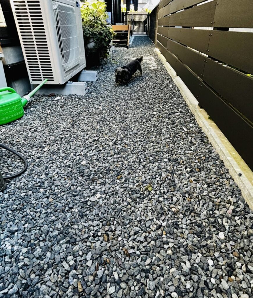 砂利から人工芝に変える方法