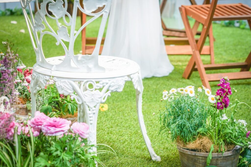 人工芝を中庭に敷く方法