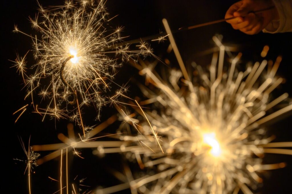 人工芝の上で花火をするための対策