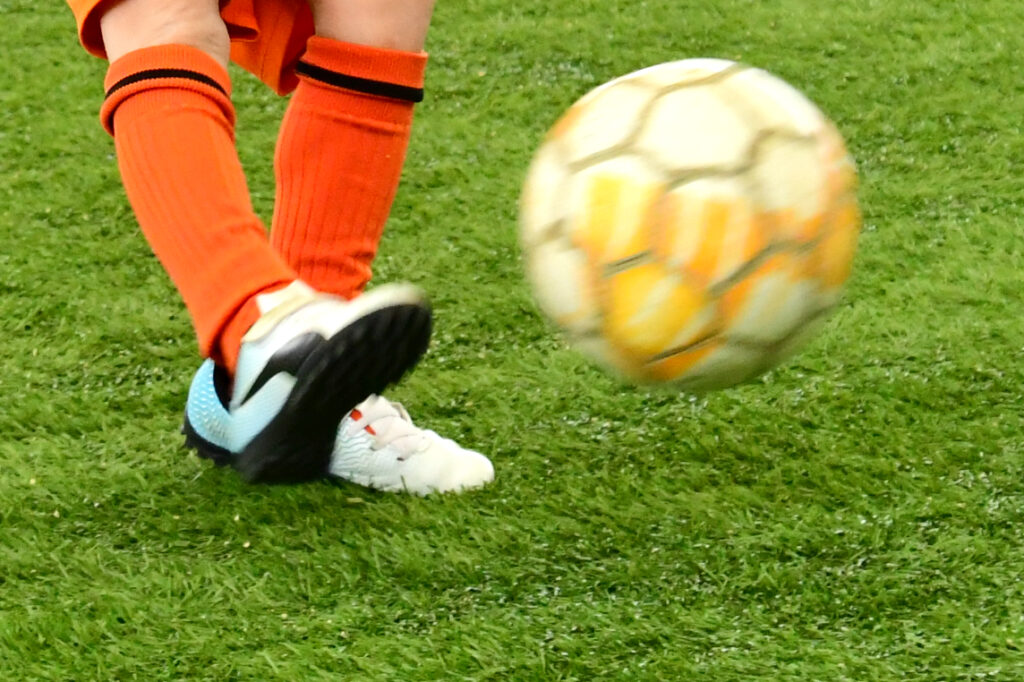 トレシューが人工芝の上で滑る原因