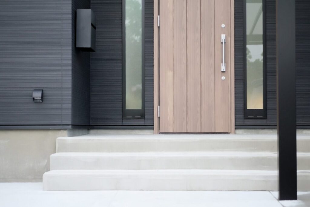 木目調玄関ドアのメリット