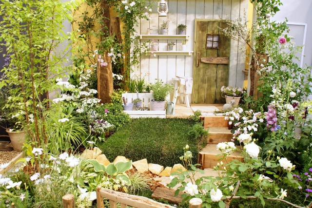 花壇を作って華やかに