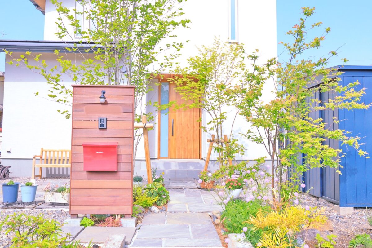 門柱の汚れにくい色