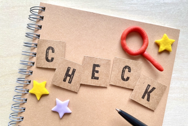 グリセリンを使った人工芝の静電気防止の手順