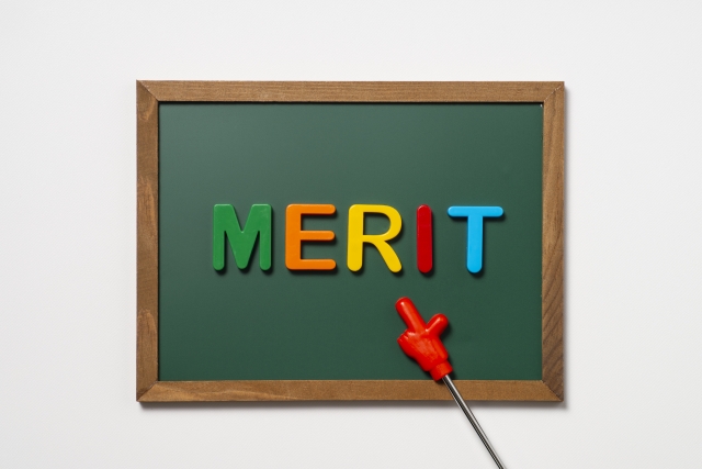 人工芝を犬走りに敷くメリット3つ	