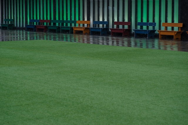 耐久性と排水性に優れた人工芝を選ぶ
