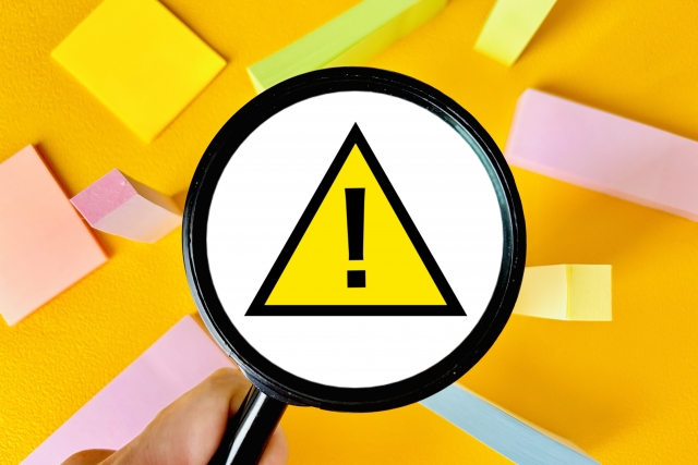 芝の繊維が硬化・変色するリスクがある