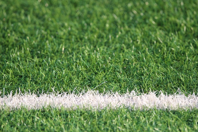 ジョイントや端部を丁寧に固定する