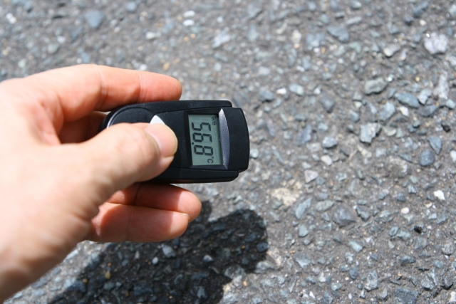 コンクリートよりも表面温度が低くなる